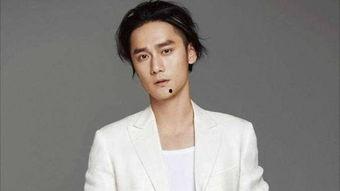 娱乐圈吃瓜黄晓明是谁啊,黄晓明情路坎坷，恋情疑云重重