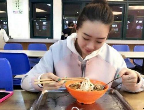 娱乐吃瓜酱独生子女特征,娱乐吃瓜酱的独特风采 第2张 娱乐吃瓜酱独生子女特征,娱乐吃瓜酱的独特风采 第2张