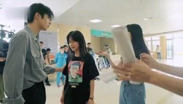 小超娱乐吃瓜,揭秘娱乐圈吃瓜背后的故事