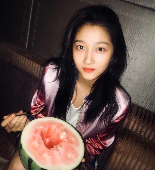 娱乐吃瓜酱拍照技巧,娱乐吃瓜酱教你轻松拍出诱人美食照 第2张 娱乐吃瓜酱拍照技巧,娱乐吃瓜酱教你轻松拍出诱人美食照 第2张