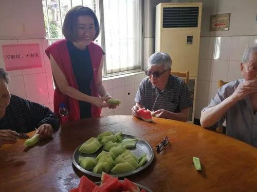 吃瓜娱乐圈爷爷奶奶,揭秘“吃瓜”爷爷奶奶的娱乐生活