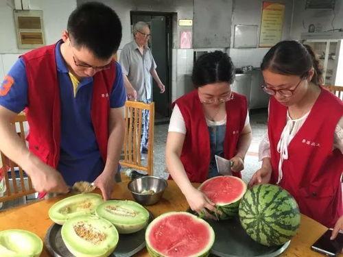 吃瓜娱乐圈爷爷奶奶,揭秘“吃瓜”爷爷奶奶的娱乐生活 第3张 吃瓜娱乐圈爷爷奶奶,揭秘“吃瓜”爷爷奶奶的娱乐生活 第3张