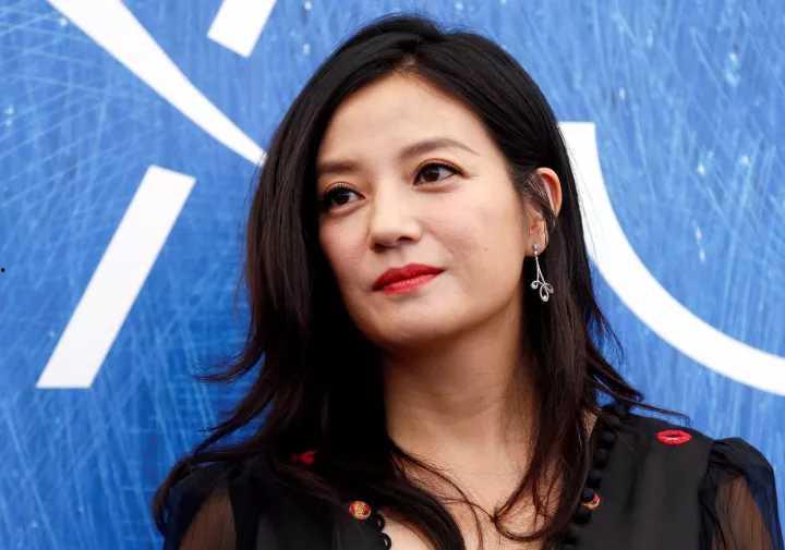 吃瓜娱乐圈赵薇,娱乐圈的瓜田女王,揭秘她的辉煌与争议 第2张 吃瓜娱乐圈赵薇,娱乐圈的瓜田女王,揭秘她的辉煌与争议 第2张