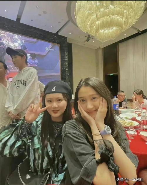 娱乐圈吃瓜美女视频,美女明星吃瓜视频幕后故事 第2张 娱乐圈吃瓜美女视频,美女明星吃瓜视频幕后故事 第2张