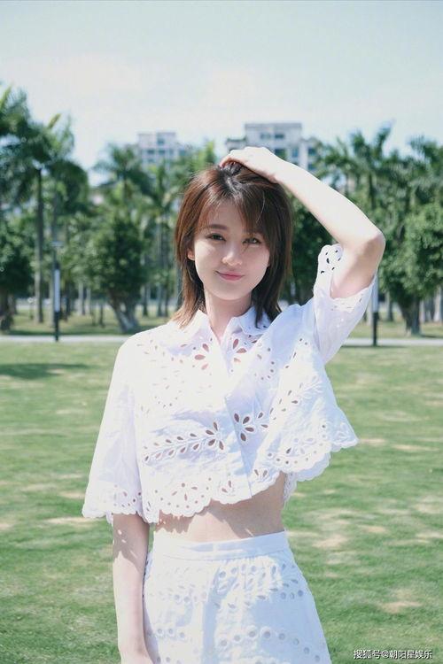 娱乐吃瓜彭小苒,娱乐吃瓜界的“瓜王” 第2张 娱乐吃瓜彭小苒,娱乐吃瓜界的“瓜王” 第2张