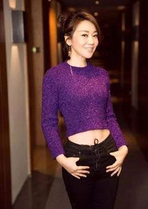 娱乐吃瓜妹闫妮是谁,娱乐吃瓜界的“瓜王”，揭秘娱乐圈幕后故事  第3张