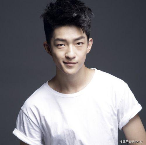 娱乐吃瓜男主角,揭秘吃瓜男主角背后的故事  第3张