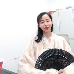 为吃瓜进了娱乐圈的小说,从吃瓜群众到娱乐圈风云  第2张