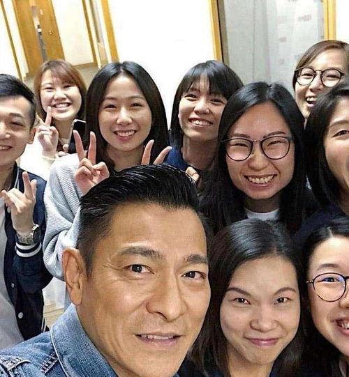 在娱乐圈吃瓜演戏,揭秘明星幕后故事 第2张 在娱乐圈吃瓜演戏,揭秘明星幕后故事 第2张