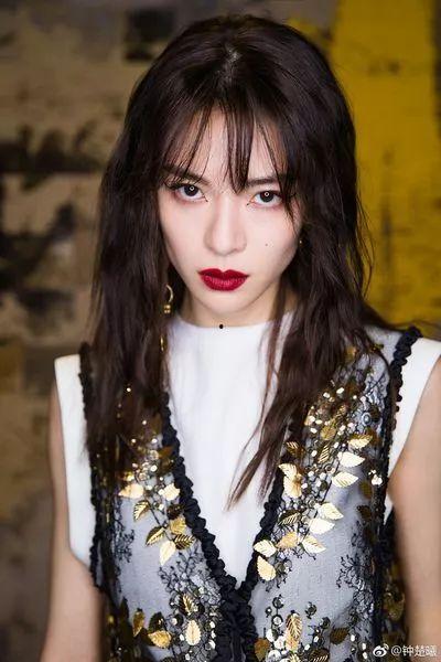 娱乐吃瓜姐钟楚曦,娱乐吃瓜界的风云人物  第2张